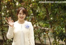 JUL-752 庆祝侄子高中毕业！巨乳义母“白石茉莉奈”庆功宴上不小心喝嗨 直接帮他转大人-沐风文化